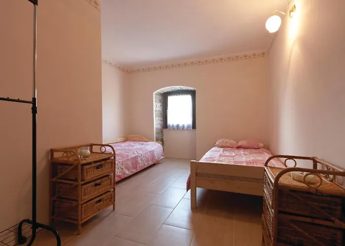 Lovely In Gracisce * Kucibreg