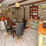 Lovely In Gracisce Gracisce