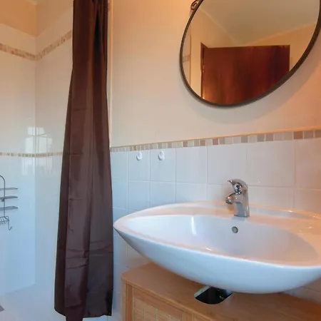 Lovely In Hébergement de vacances Kucibreg