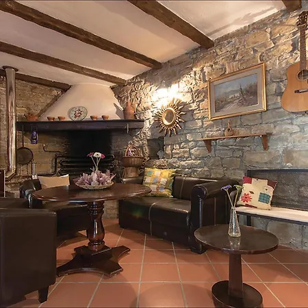 Lovely In Hébergement de vacances Kucibreg