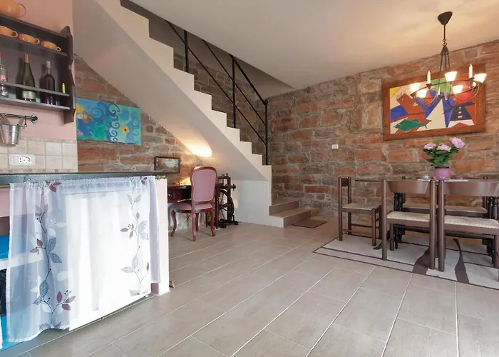 Dom wakacyjny Lovely In Gracisce Kucibreg