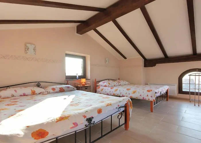 Dom wakacyjny Lovely In Gracisce Kucibreg