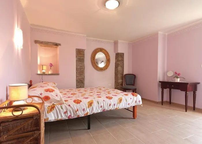 Dom wakacyjny Lovely In Gracisce *