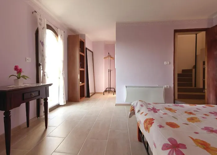 Lovely In Gracisce *